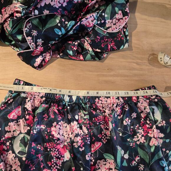 NWT Izzy & Liv Netflix Bridgerton pajamas top/shorts sz XL - Picture 6 of 8